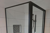 Black Framing in Showers: a Trend That’s Here to Stay